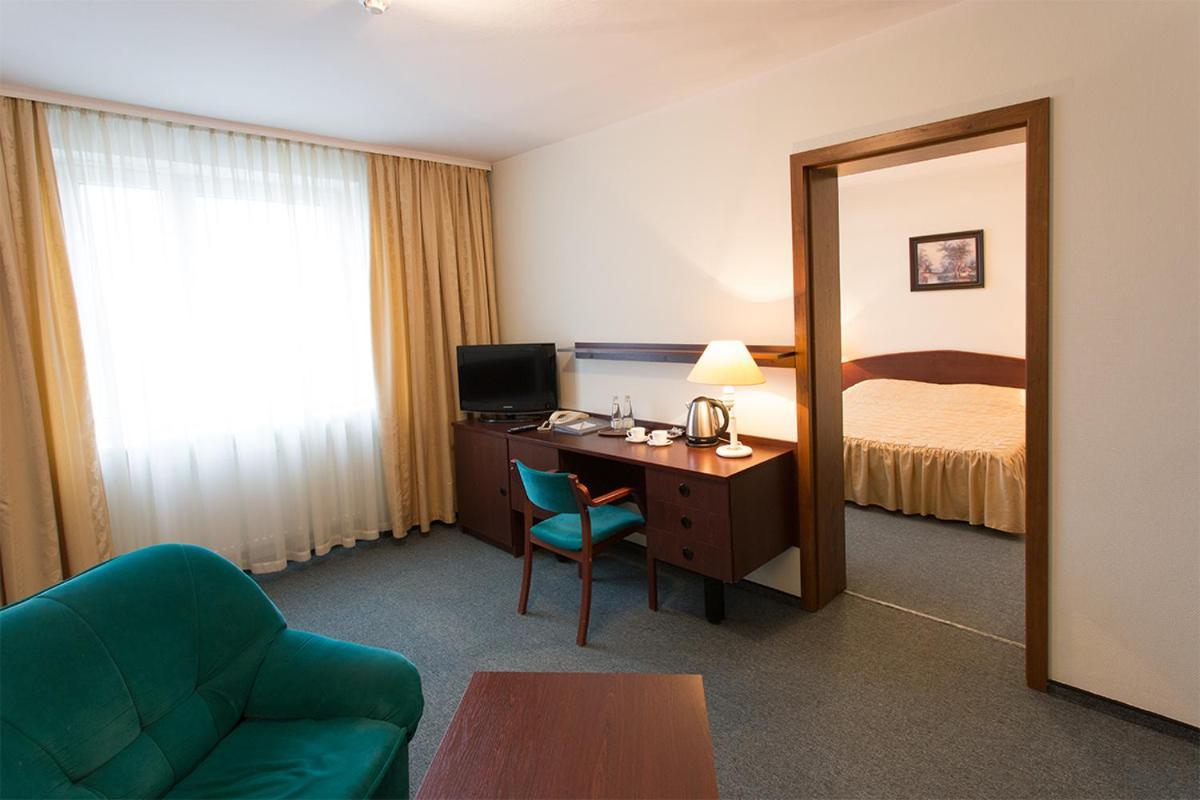 Hotel IOR Poznań Buitenkant foto