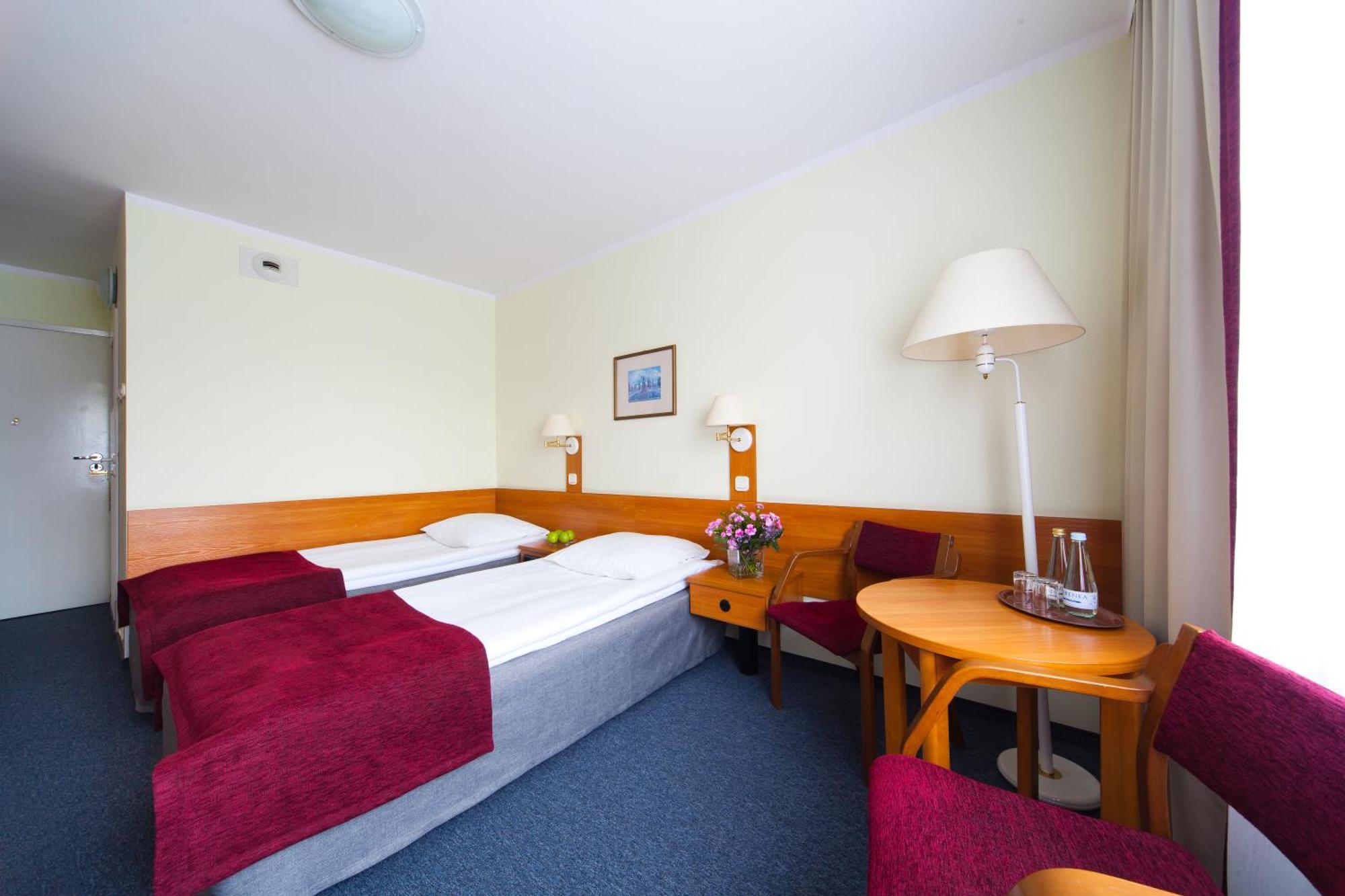 Hotel IOR Poznań Buitenkant foto