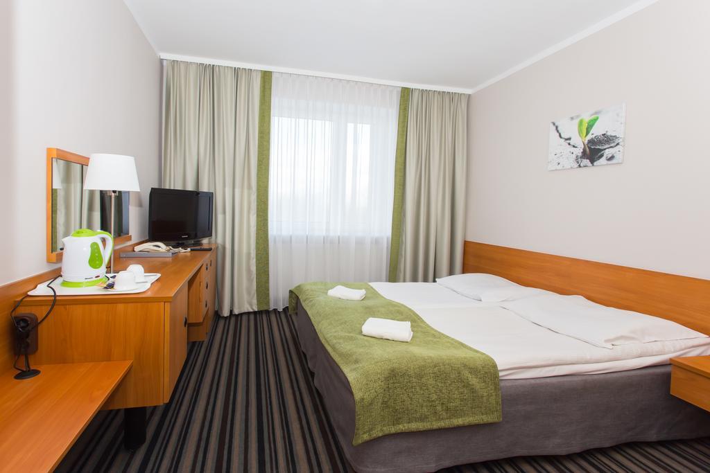 Hotel IOR Poznań Buitenkant foto