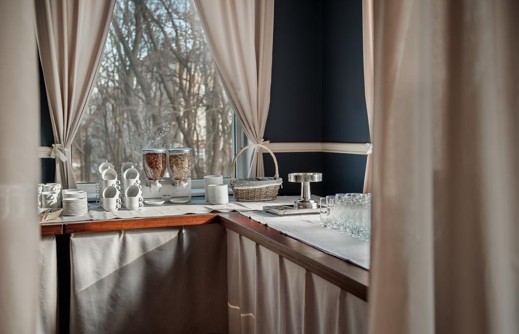 Hotel IOR Poznań Buitenkant foto