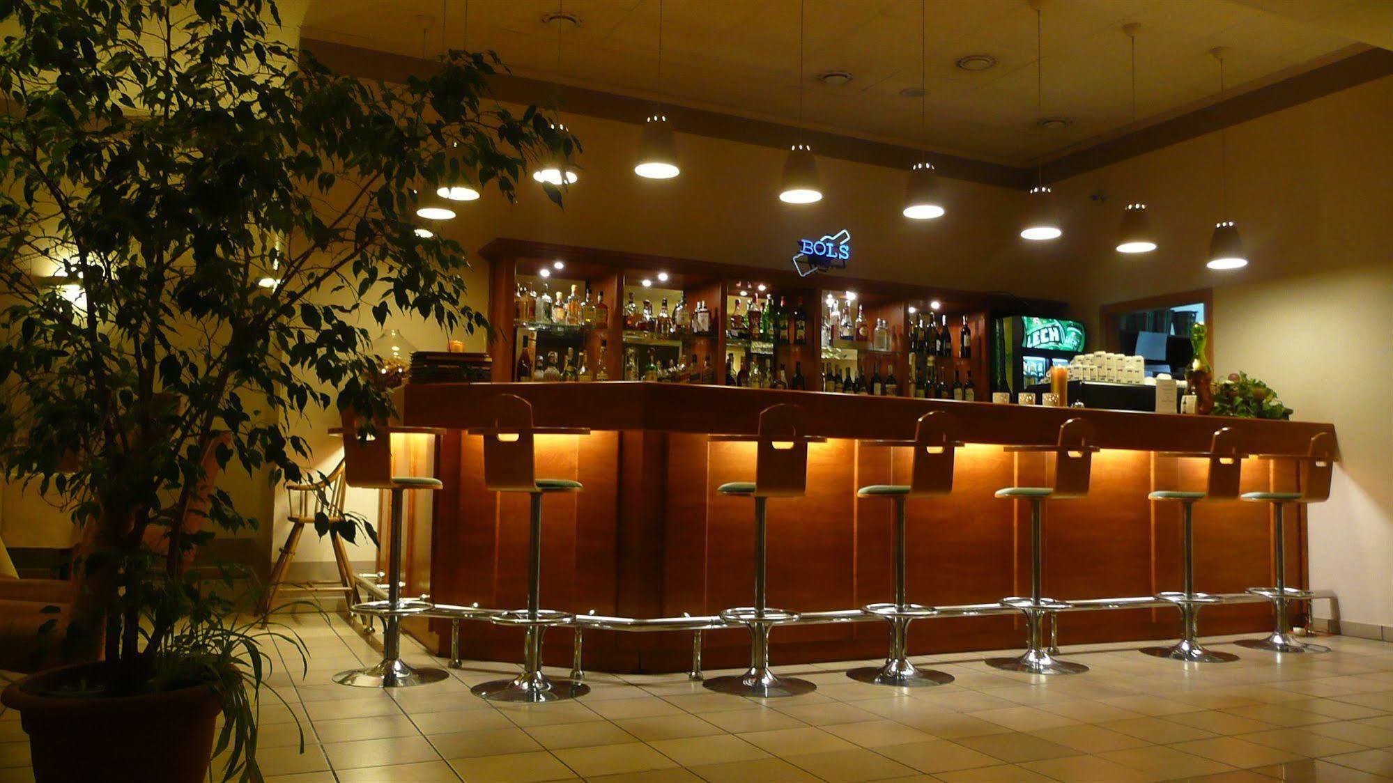 Hotel IOR Poznań Buitenkant foto